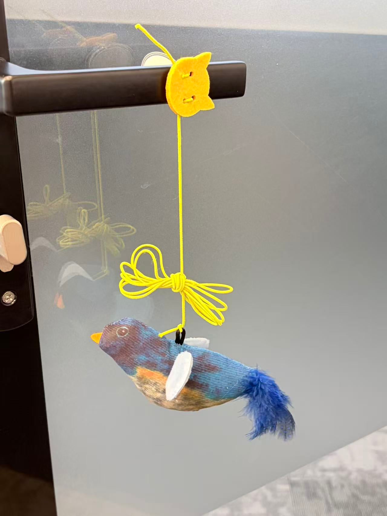 Mcelpaw Blue Bird Hanging Cat Toy Suction Cup String Polyester Feather 13cm 30g