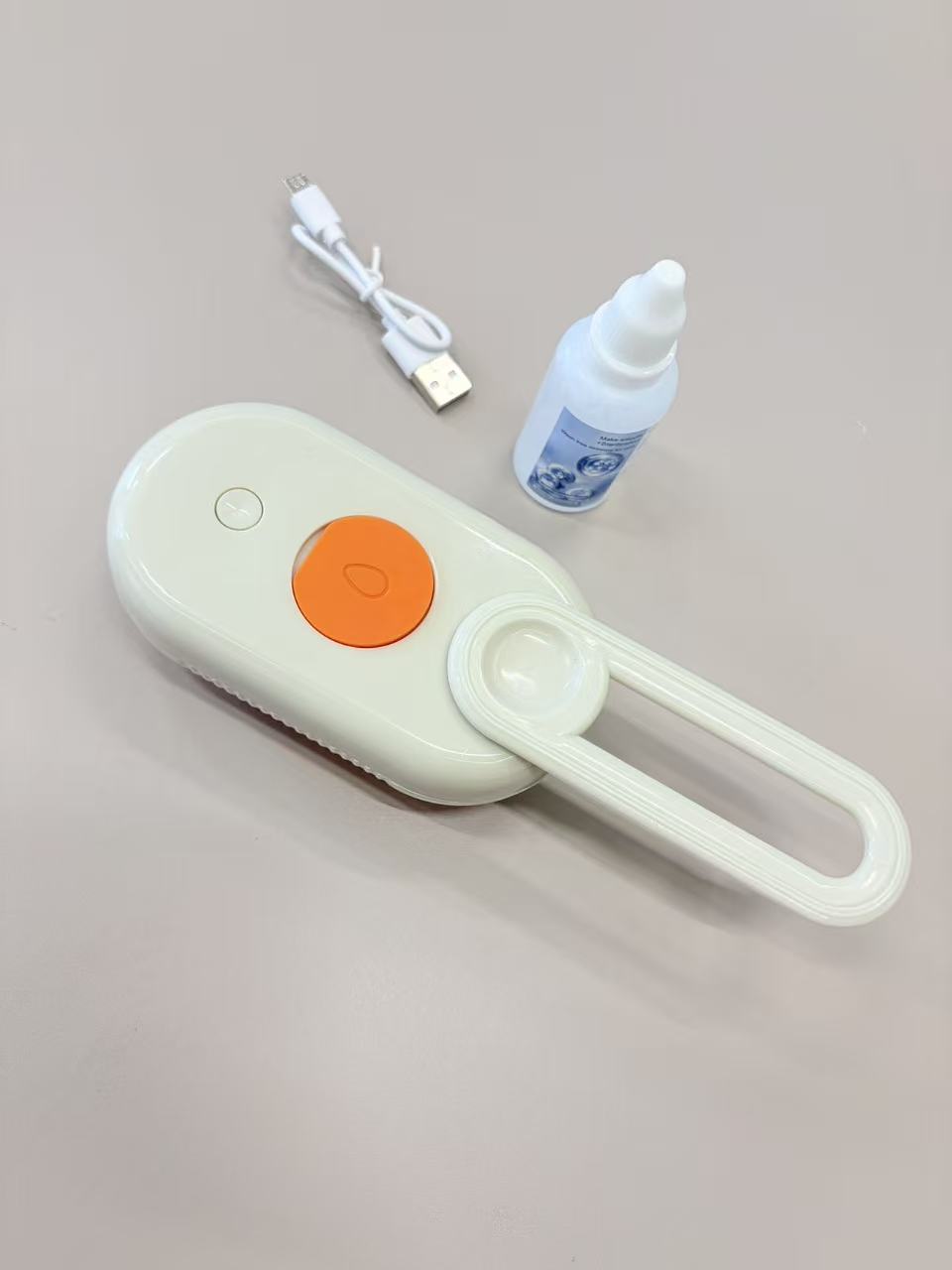 Mcelpaw USB Spray Pet Grooming Brush White Silicone Bristles